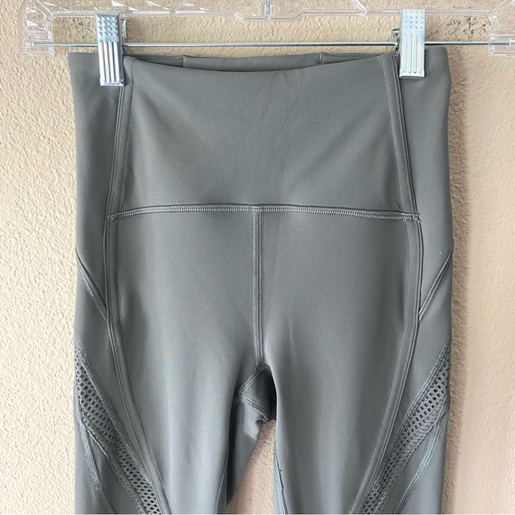 Lululemon Bootcamp Ready Tight Leggings with Mesh Detail - Picture 4 of 10